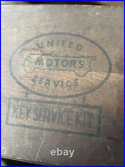 Antique Advertising United Motors Service Key Kit Vintage Automobile Car Truck