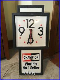 NICE Vintage 1979 Champion Spark Plug Auto Plugs Lighted Clock Sign World's No. 1