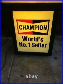 NICE Vintage 1979 Champion Spark Plug Auto Plugs Lighted Clock Sign World's No. 1