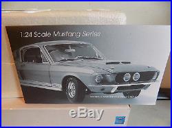 RARE VINTAGE NEW Danbury Mint 1967 FORD MUSTANG SHELBY GT500 124 DIECAST CAR