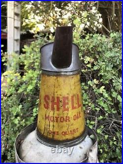Rare Vintage Automobilia Classic Shell Motor Oil Half Gall Garage Jug Pourer Can
