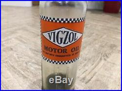 Vigzol Motor Oil Vintage Glass Bottle 1 Pint. Great Condition With Cap