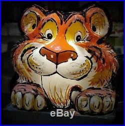 Vintage ESSO Tiger In Your Tank Plastic Petrol Pump Globe Top Automobilia Oil