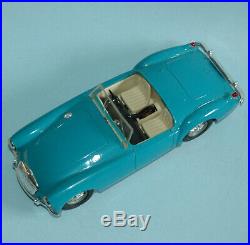 Vintage TRIANG LINES BROS. ELECTRIC 1/20 MG SERIES MGA Roadster blue BOXED 1960